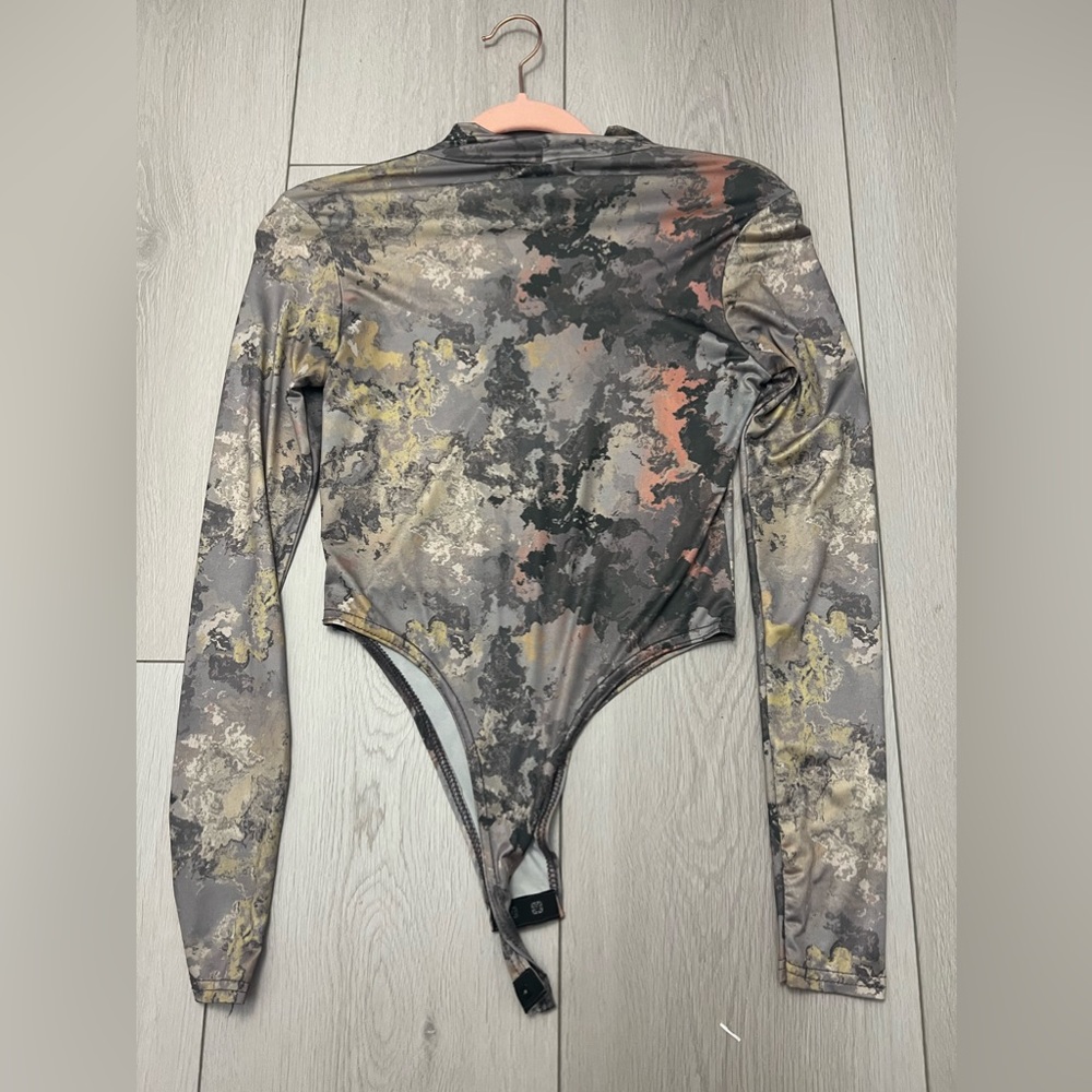 Pretty Little Thing Marble Printed High Neck Bodysuit